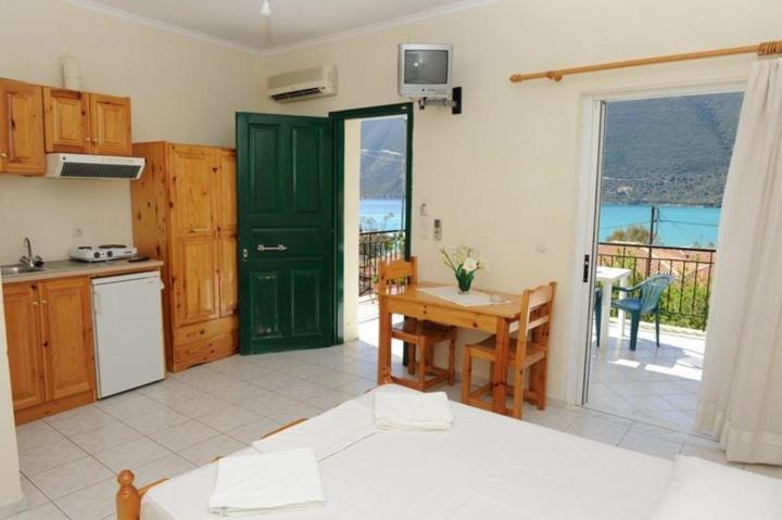 Mediterraneo Studios Vasilikí Buitenkant foto